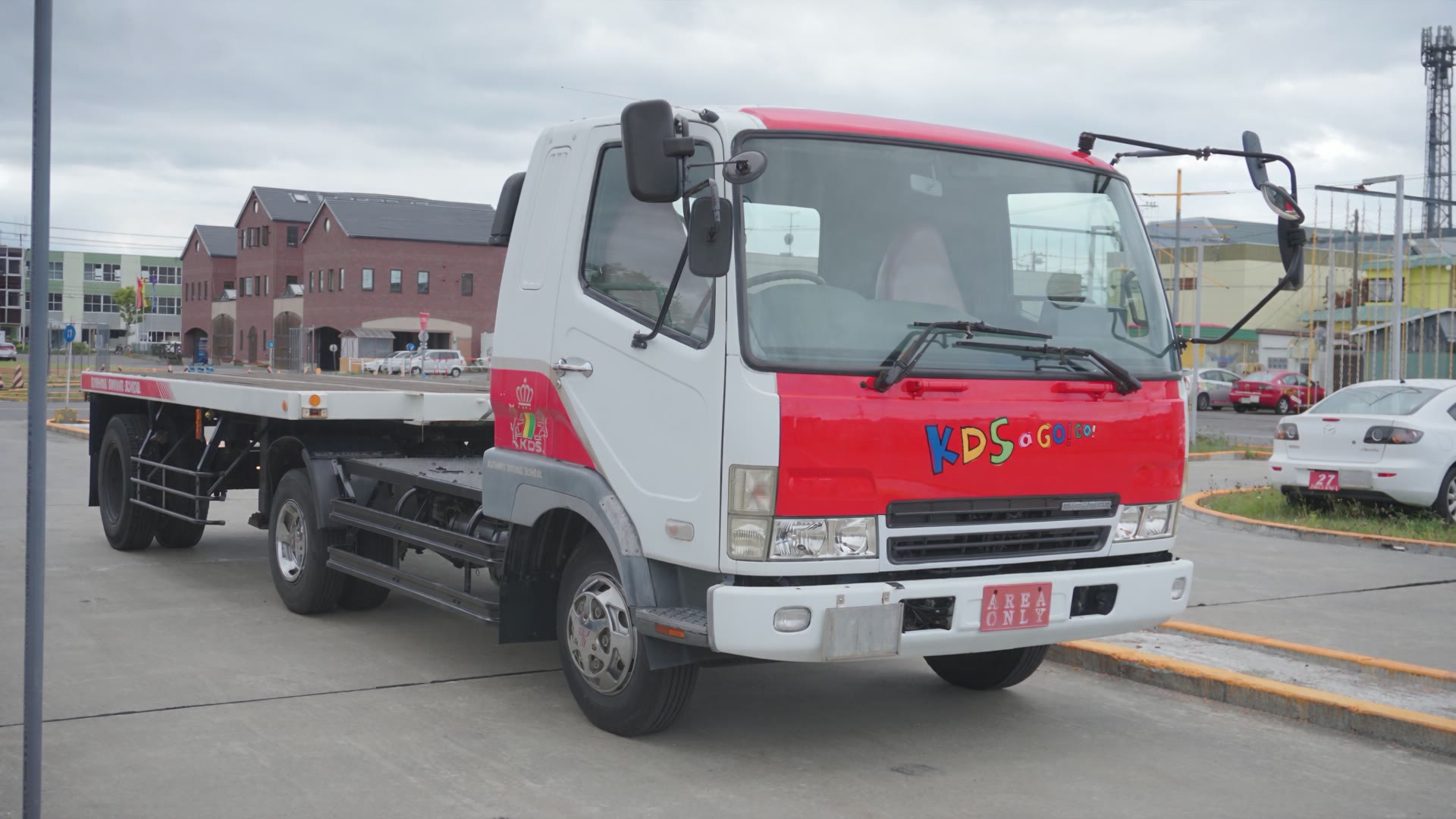 けん引自動車