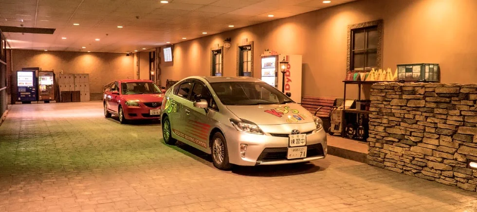 ピロティー（車寄せ）